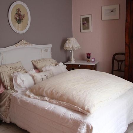 petite maison berrichonne Charost Extérieur photo