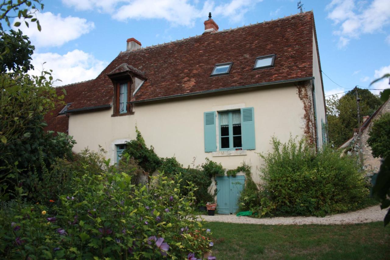 petite maison berrichonne Charost Extérieur photo