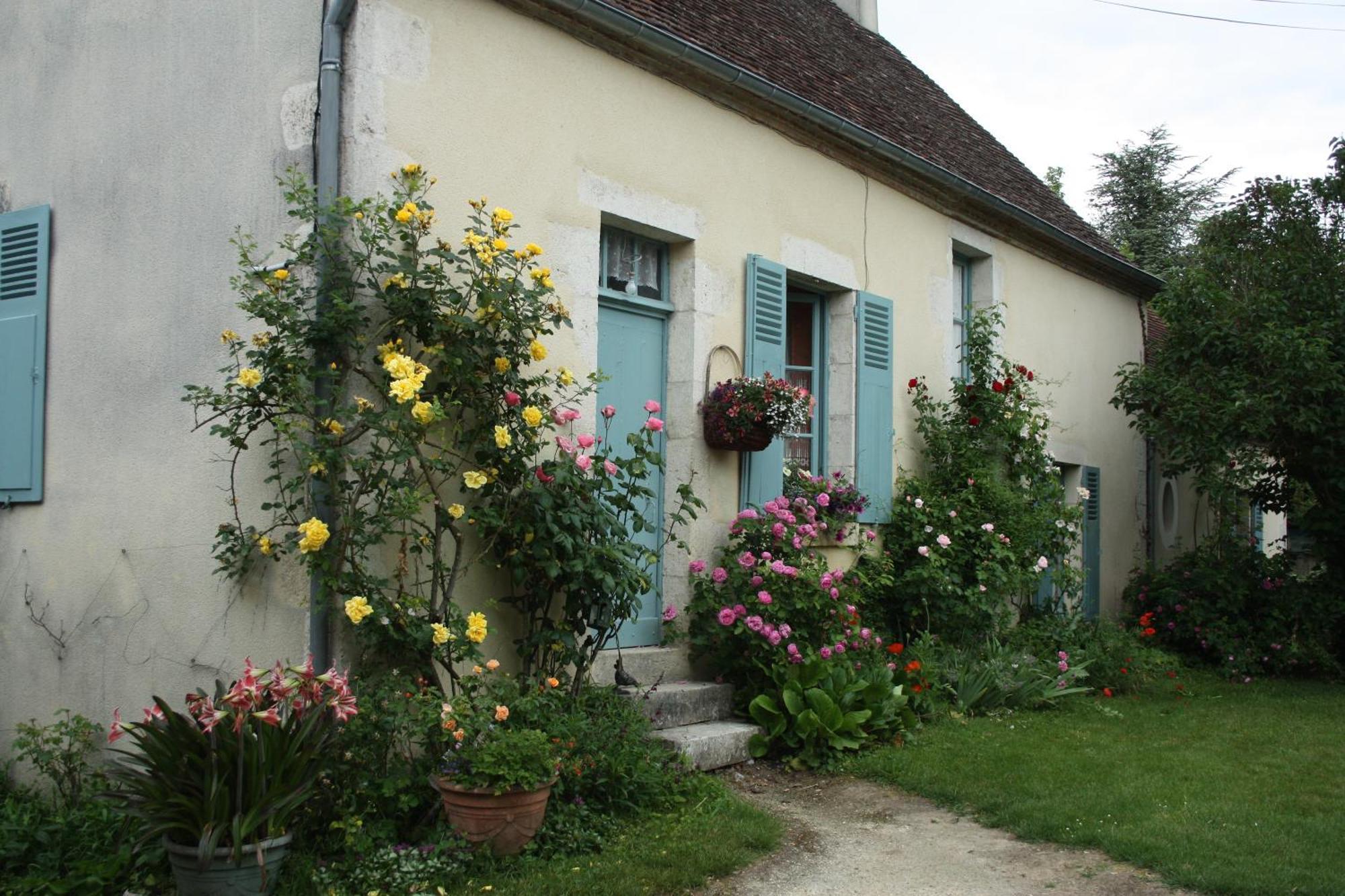 petite maison berrichonne Charost Chambre photo