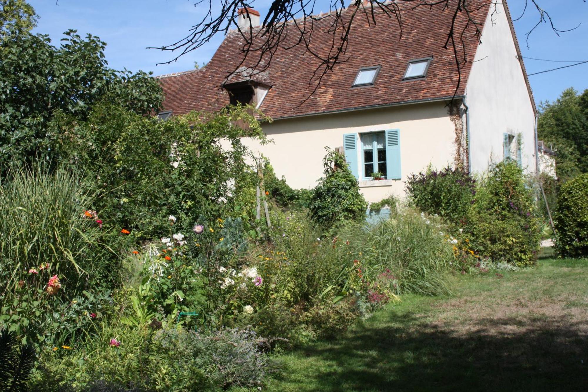 petite maison berrichonne Charost Chambre photo